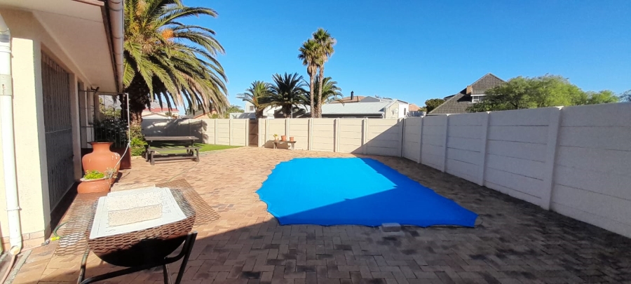 3 Bedroom Property for Sale in Dobson Western Cape